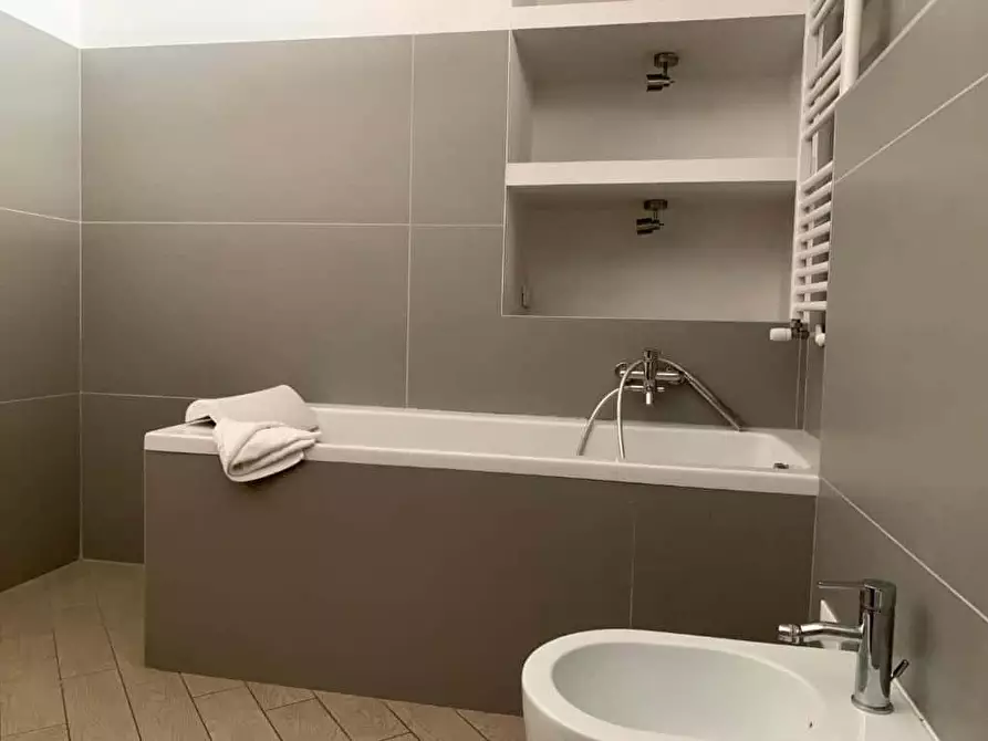 Immagine 16 di Appartamento in affitto  in via Giorgio Bassani72 a Roma
