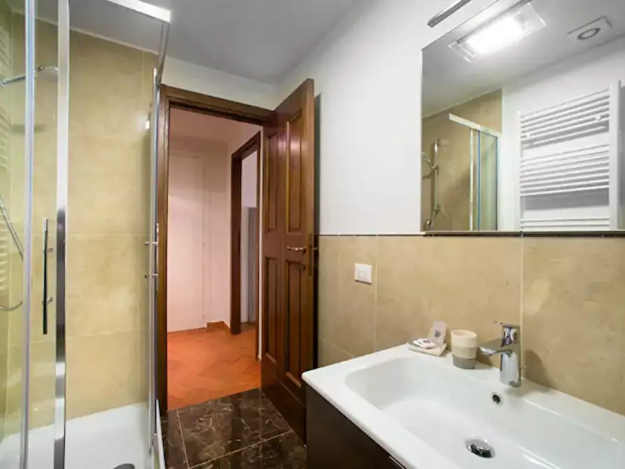 Immagine 12 di Appartamento in affitto  in Borgo Santi Apostoli a Firenze