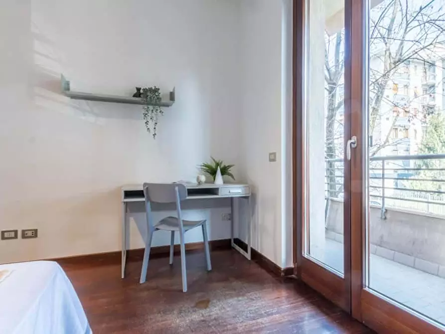 Immagine 4 di Camera in affitto  in Via Luciano Zuccoli19 a Milano