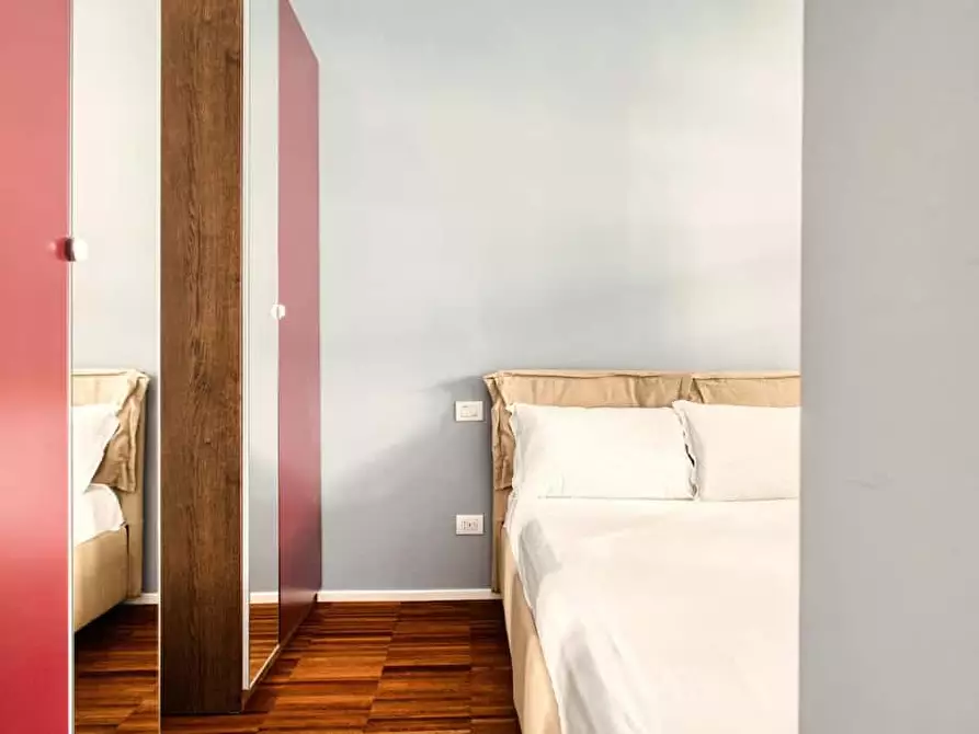 Immagine 5 di Appartamento in affitto  in Via Piero della Francesca51 a Milano
