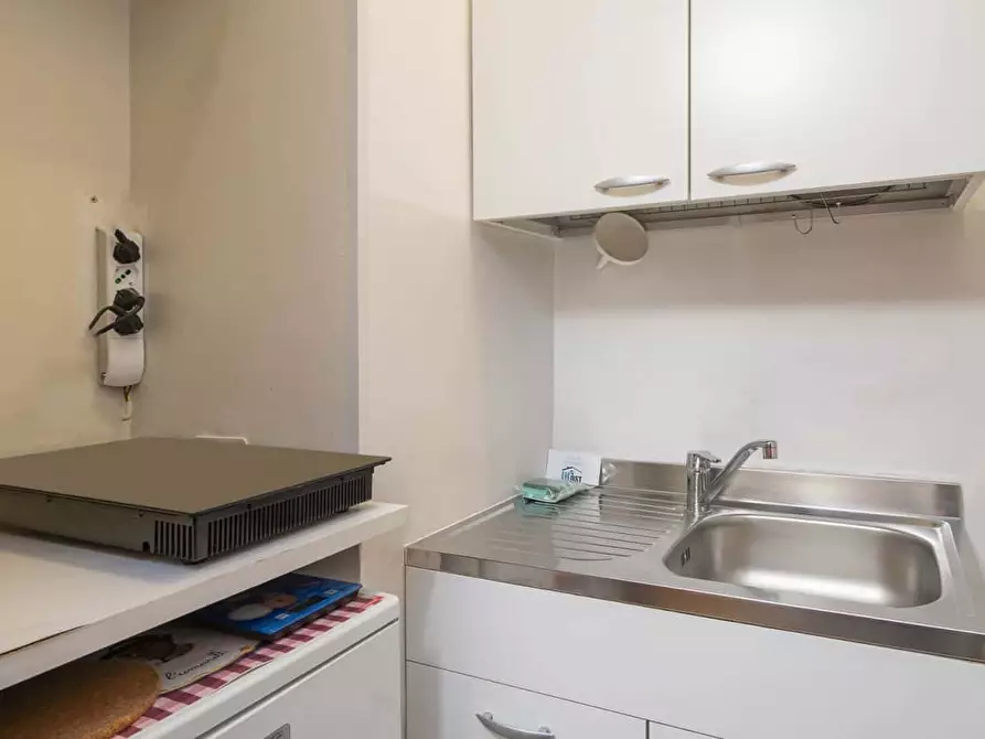 Immagine 15 di Appartamento in affitto  in Via Melzo13 a Milano