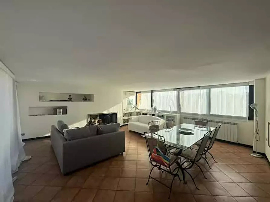 Immagine 8 di Appartamento in affitto  in Via dei Fienili43 a Roma