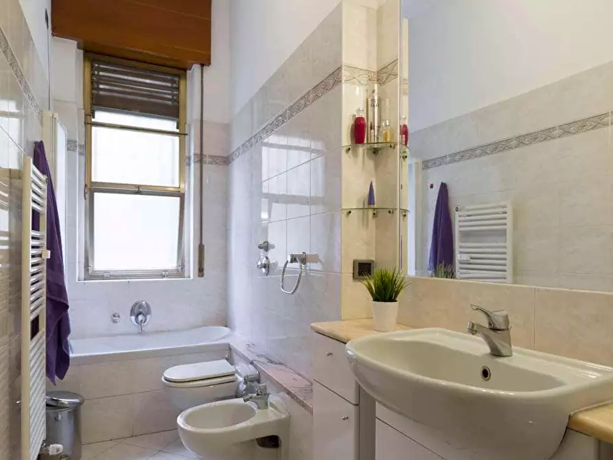 Immagine 30 di Camera in affitto  in Via Alzaia Naviglio Pavese44/46 a Milano