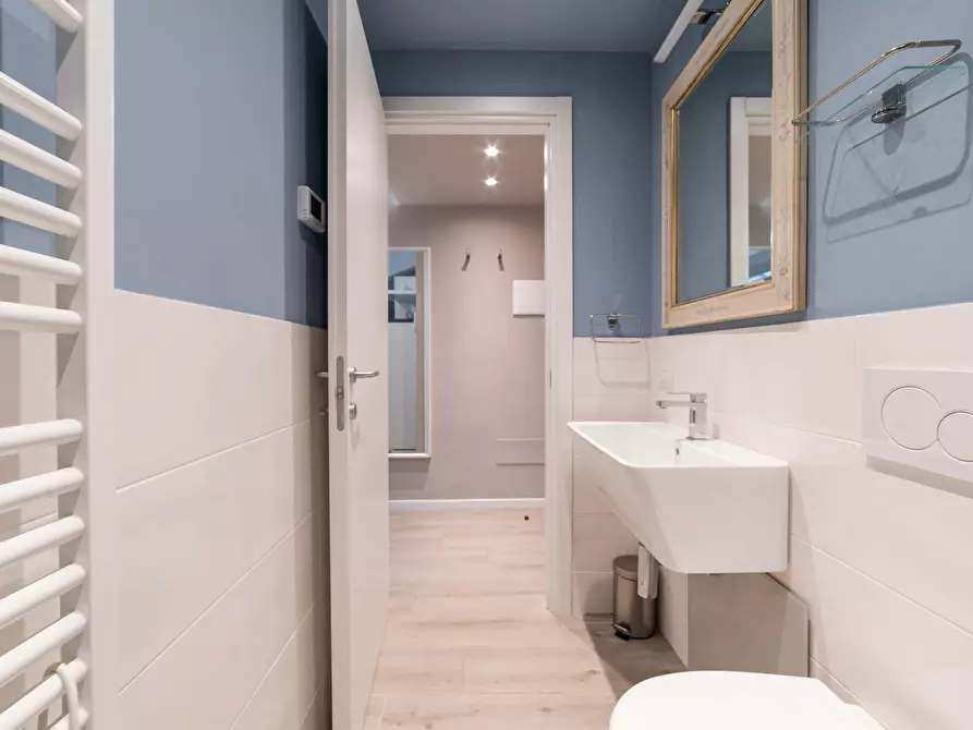 Immagine 10 di Appartamento in affitto  in Via Adige17 a Milano