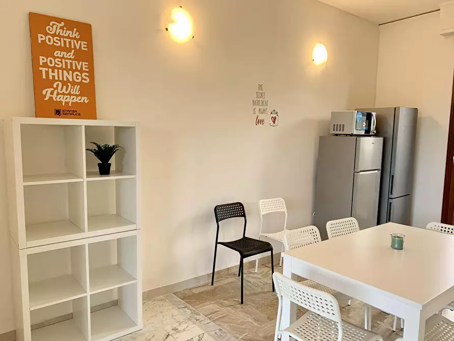 Immagine 16 di Camera in affitto  in Viale Francesco Redi45 a Firenze