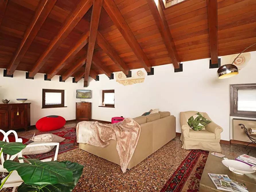 Immagine 3 di Appartamento in affitto  in Via Castelletto4 a Peschiera Del Garda