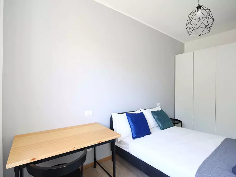 Immagine 6 di Camera in affitto  in Via Carlo Marx6 a Milano