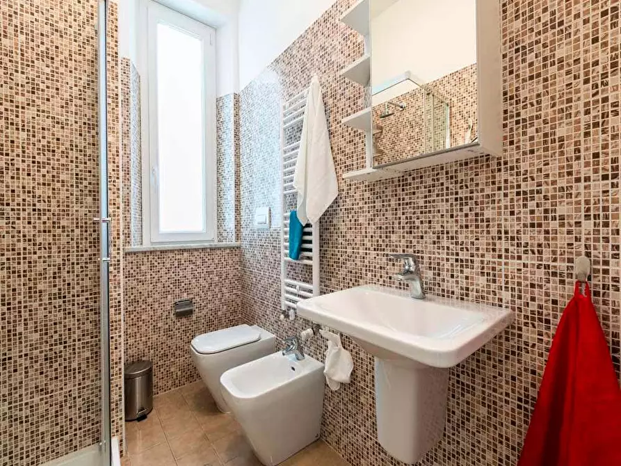 Immagine 28 di Camera in affitto  in Via Gardone5 a Milano