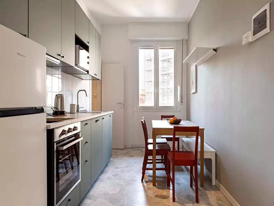 Immagine 22 di Camera in affitto  in Via Lorenteggio80 a Milano