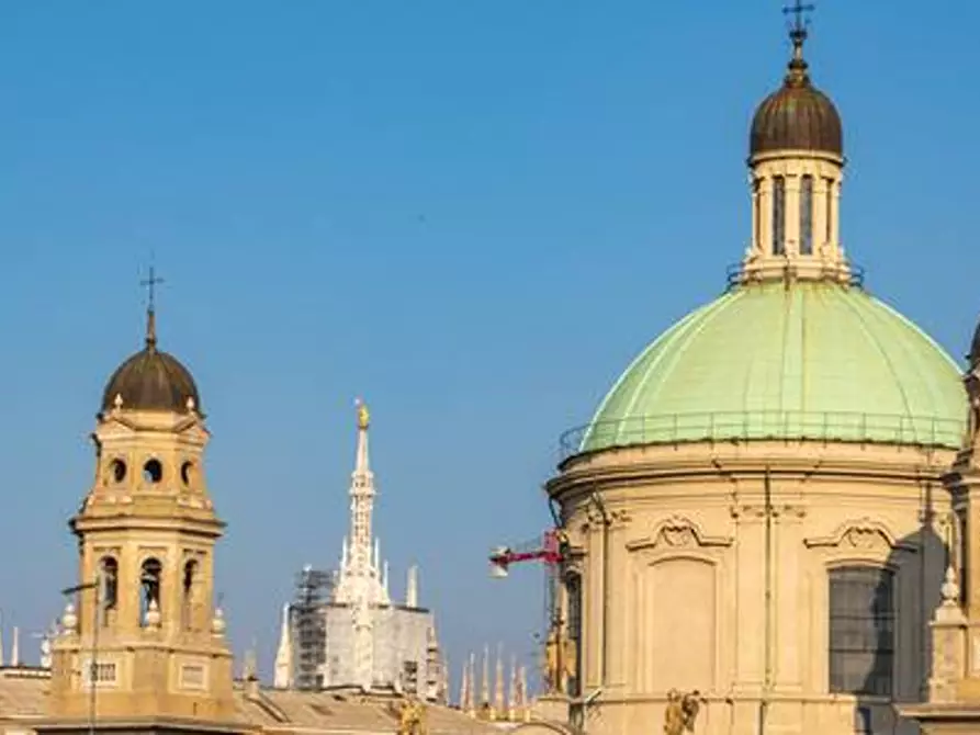 Immagine 11 di Appartamento in affitto  in Via dei Piatti8 a Milano