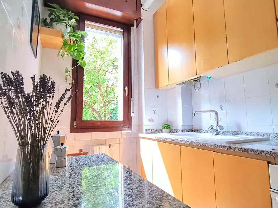 Immagine 13 di Appartamento in affitto  in Via Tavazzano a Milano