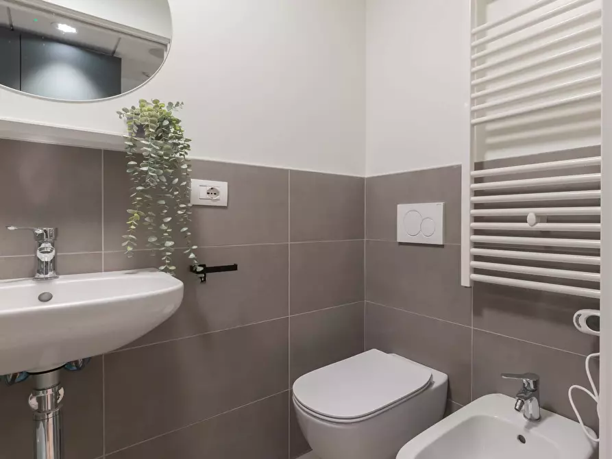 Immagine 32 di Camera in affitto  in Via Lepontina4 a Milano