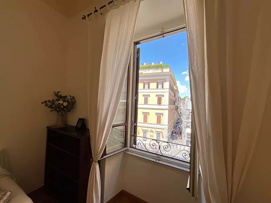 Immagine 20 di Appartamento in affitto  in Via di Sant'Andrea delle Fratte a Roma