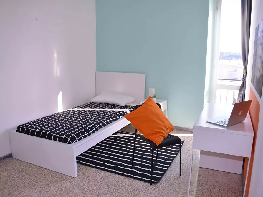 Immagine 3 di Camera in affitto  in Via Ingurtosu9 a Cagliari