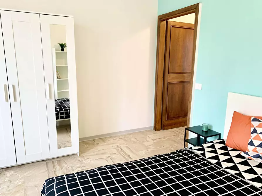 Immagine 2 di Camera in affitto  in Viale Francesco Redi45 a Firenze