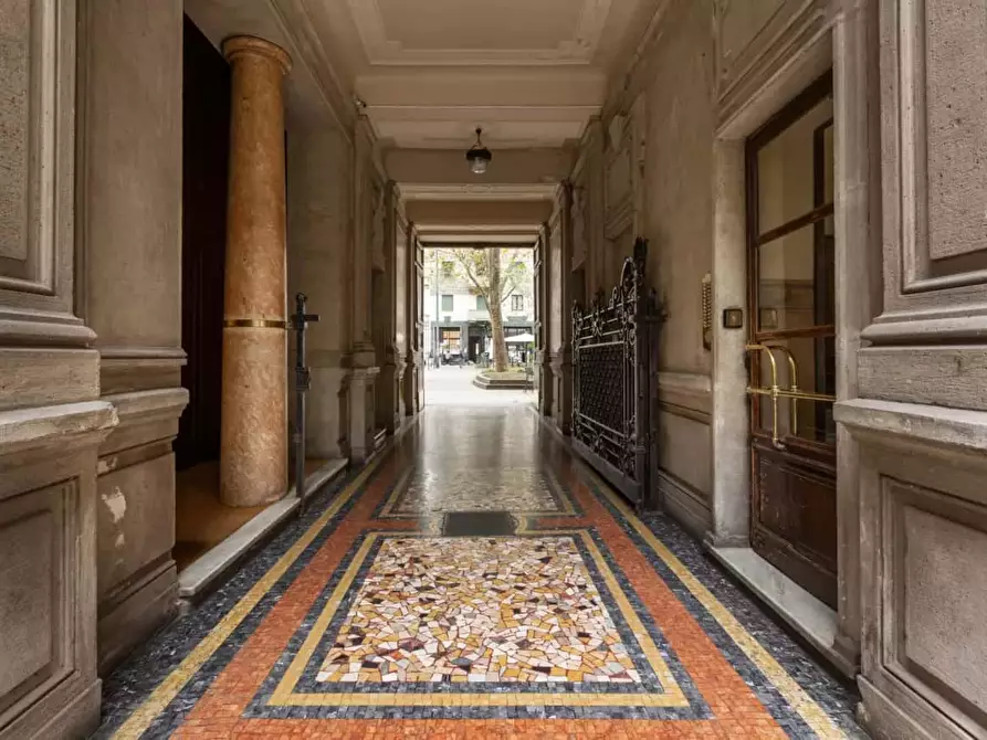 Immagine 29 di Appartamento in affitto  in Corso Sempione12 a Milano