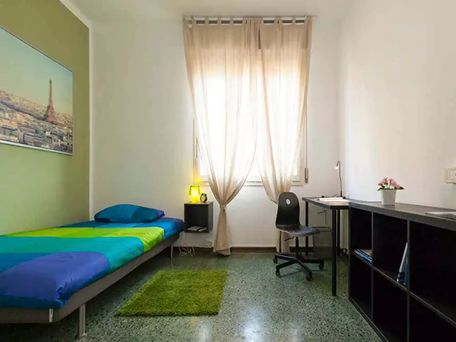 Immagine 15 di Camera in affitto  in Via della Salute19 a Bologna