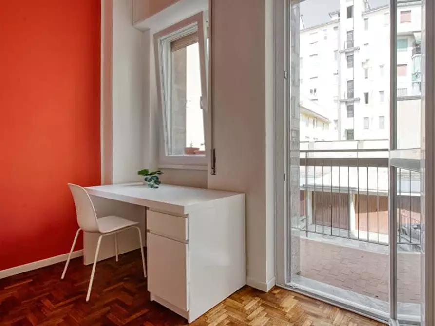 Immagine 6 di Camera in affitto  in Via Maniago2 a Milano