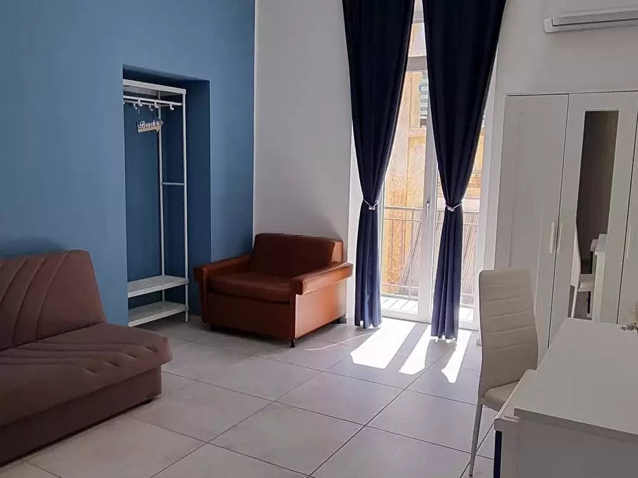Immagine 1 di Camera in affitto  in Via dei Tribunali268 a Napoli