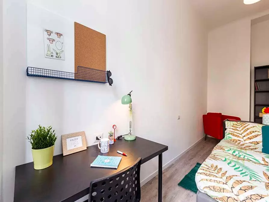 Immagine 4 di Camera in affitto  in Via Paolo Bassi22 a Milano