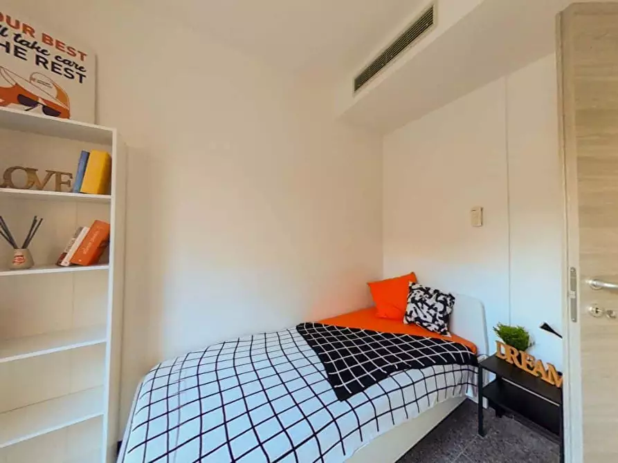 Immagine 1 di Camera in affitto  in Via Dante Alighieri108 a Cagliari