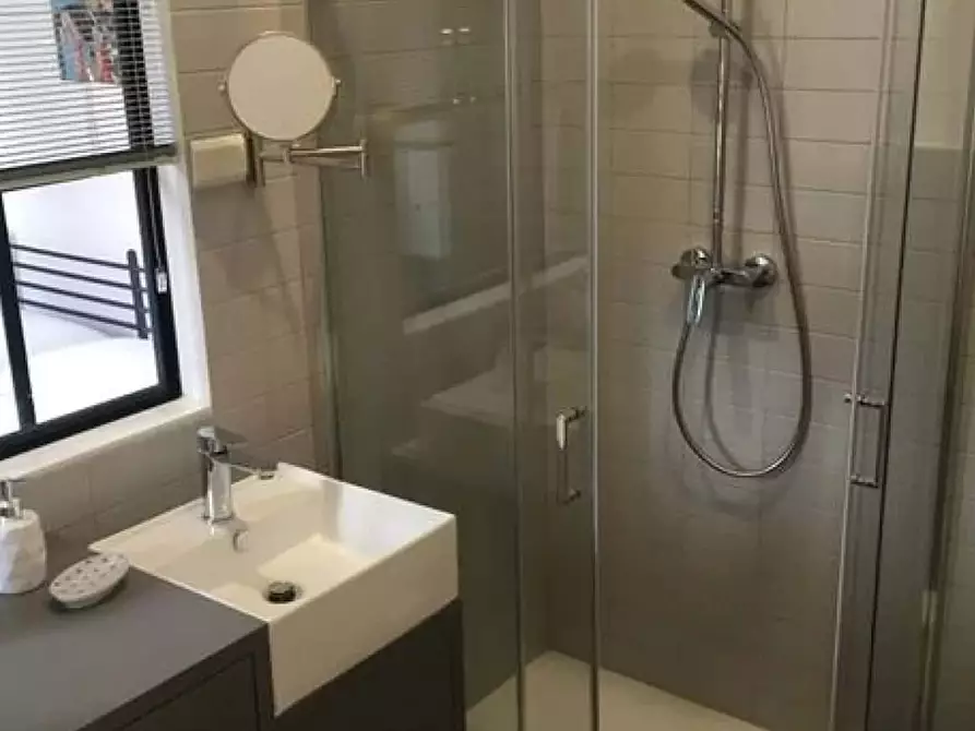 Immagine 34 di Appartamento in affitto  in Via Fausto Baragiola a Cernobbio