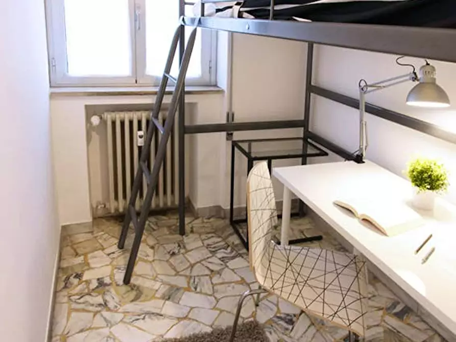 Immagine 1 di Camera in affitto  in Via Forte Marghera17 a Venezia