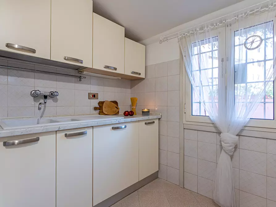Immagine 30 di Appartamento in affitto  in Via Benedetta8 a Roma