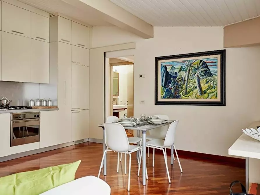 Immagine 5 di Appartamento in affitto  in Via Luigi Settembrini36 a Milano