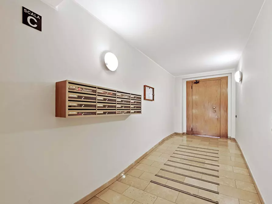 Immagine 8 di Camera in affitto  in Via Isaac Newton18b a Milano