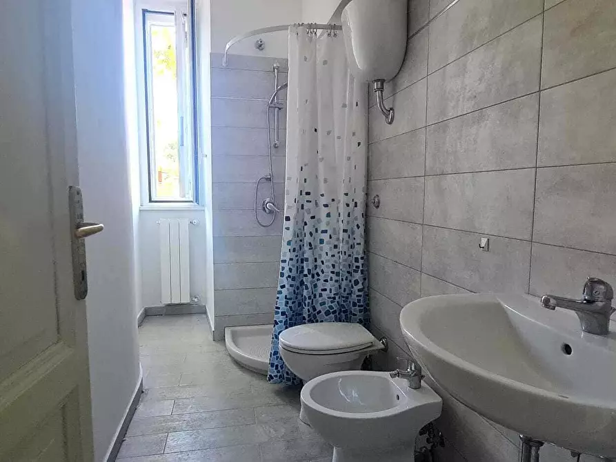 Immagine 13 di Camera in affitto  in Via Ostiense343 a Roma