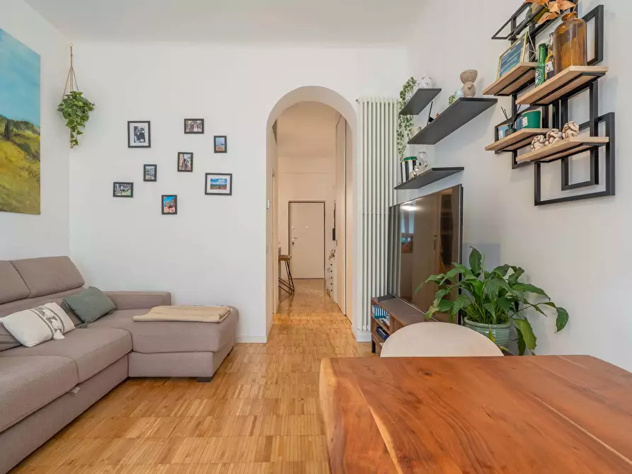Immagine 2 di Appartamento in affitto  in Via Emilio Cornalia12 a Milano