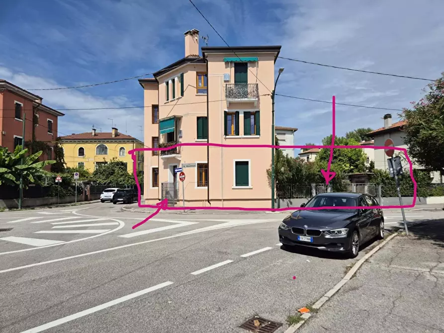 Immagine 2 di Appartamento in affitto  in Via Augusto Giustinian6 a Venezia