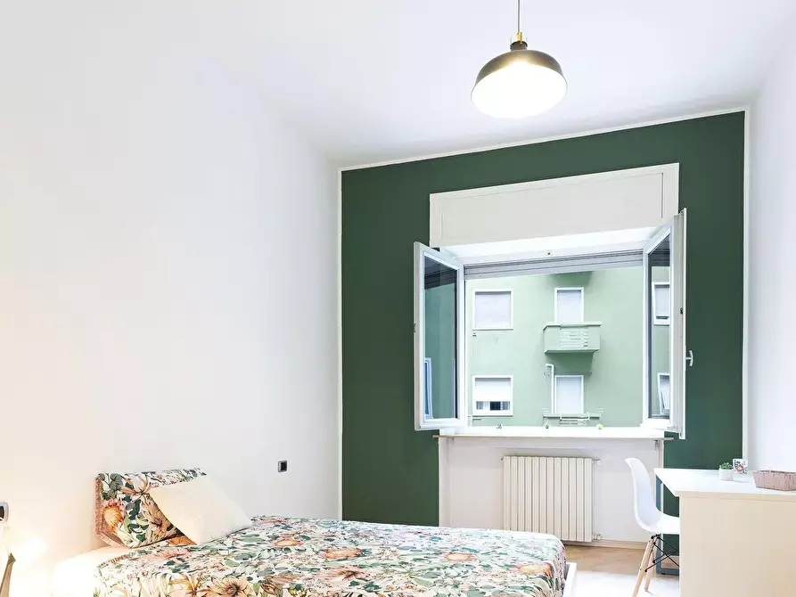 Immagine 2 di Camera in affitto  in Via Andrea Costa1 a Milano