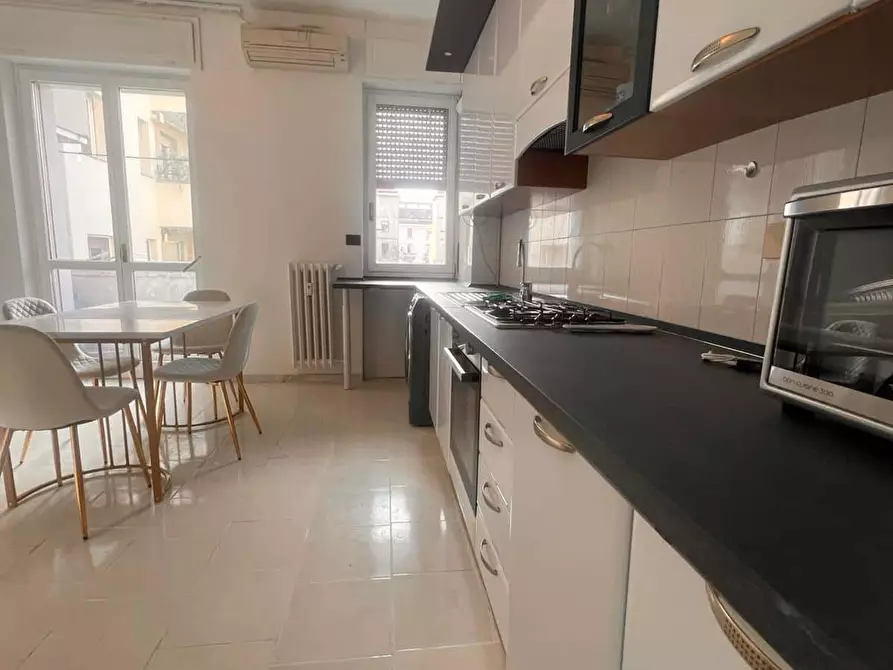 Immagine 9 di Appartamento in affitto  in Via Mac Mahon73 a Milano