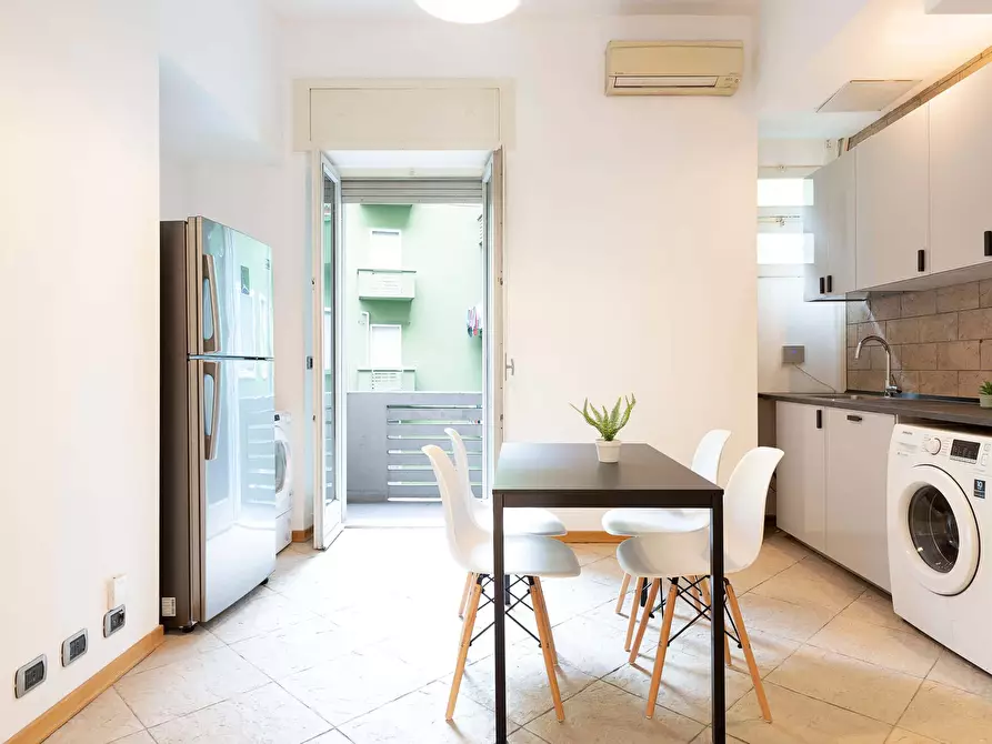 Immagine 6 di Camera in affitto  in Via Andrea Costa1 a Milano