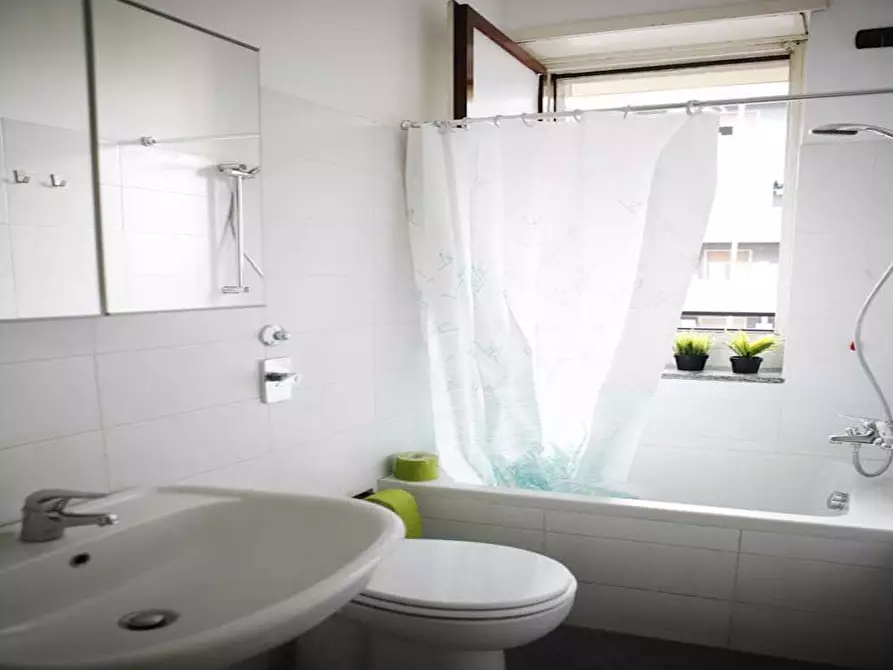 Immagine 9 di Camera in affitto  in Viale Abruzzi4 a Milano