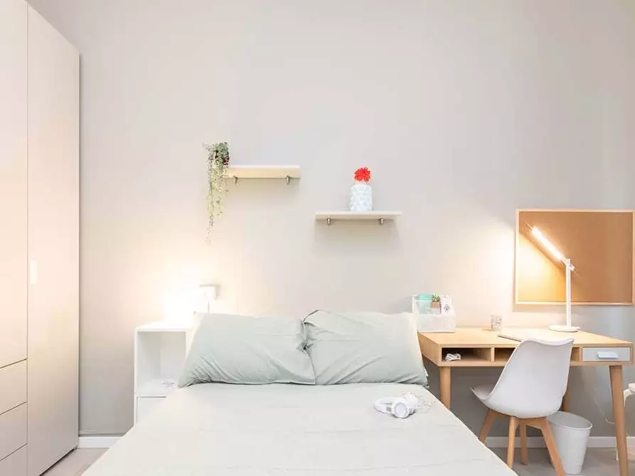 Immagine 15 di Camera in affitto  in Via Salasco1 a Milano