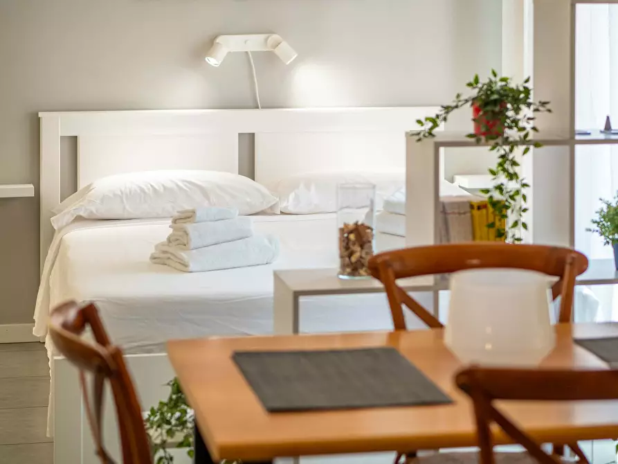 Immagine 23 di Appartamento in affitto  in Via Vigevano a Milano