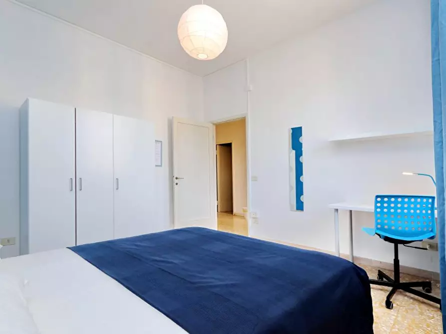 Immagine 3 di Camera in affitto  in Via Vincenzo Bellini56 a Firenze