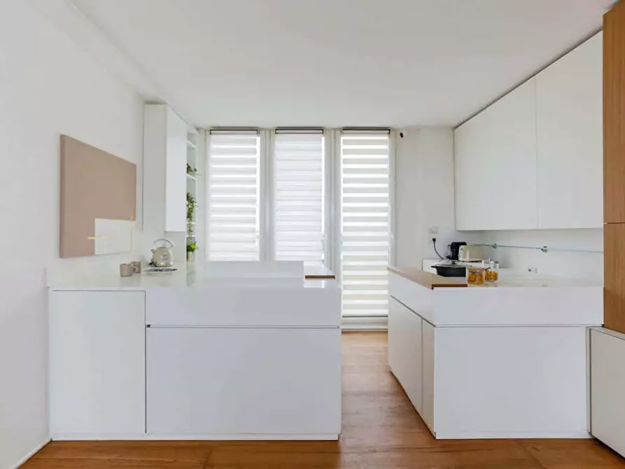 Immagine 28 di Appartamento in affitto  in Viale Cassala59 a Milano