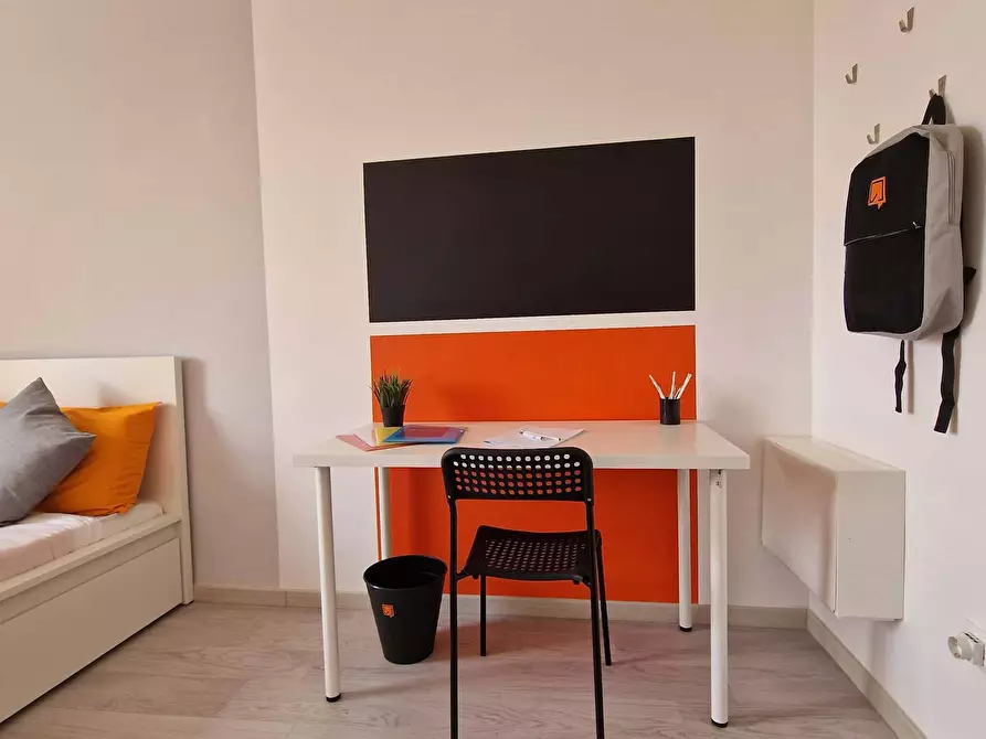 Immagine 5 di Camera in affitto  in Via Ostiense343 a Roma