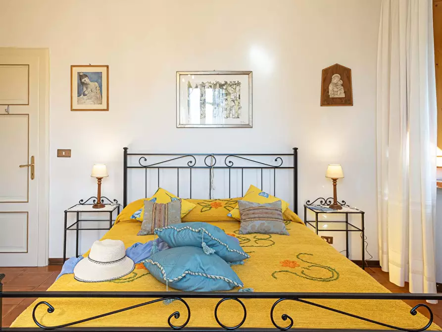 Immagine 28 di Appartamento in affitto  in Viale Lazzaro Papi117 a Lucca