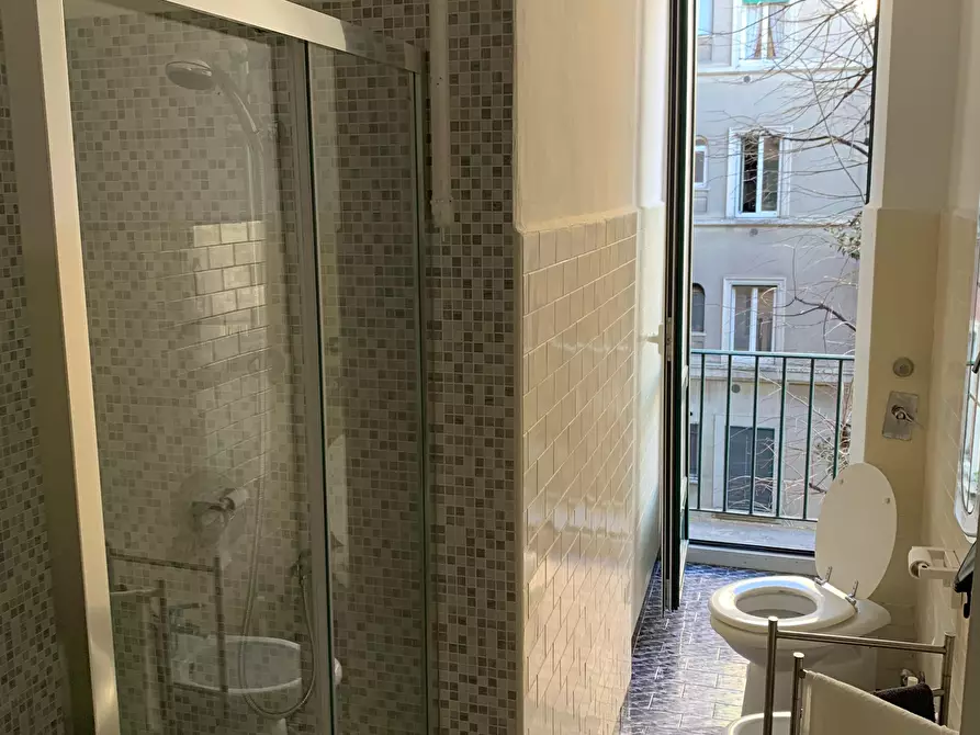 Immagine 2 di Camera in affitto  in Alzaia Naviglio Grande10 a Milano