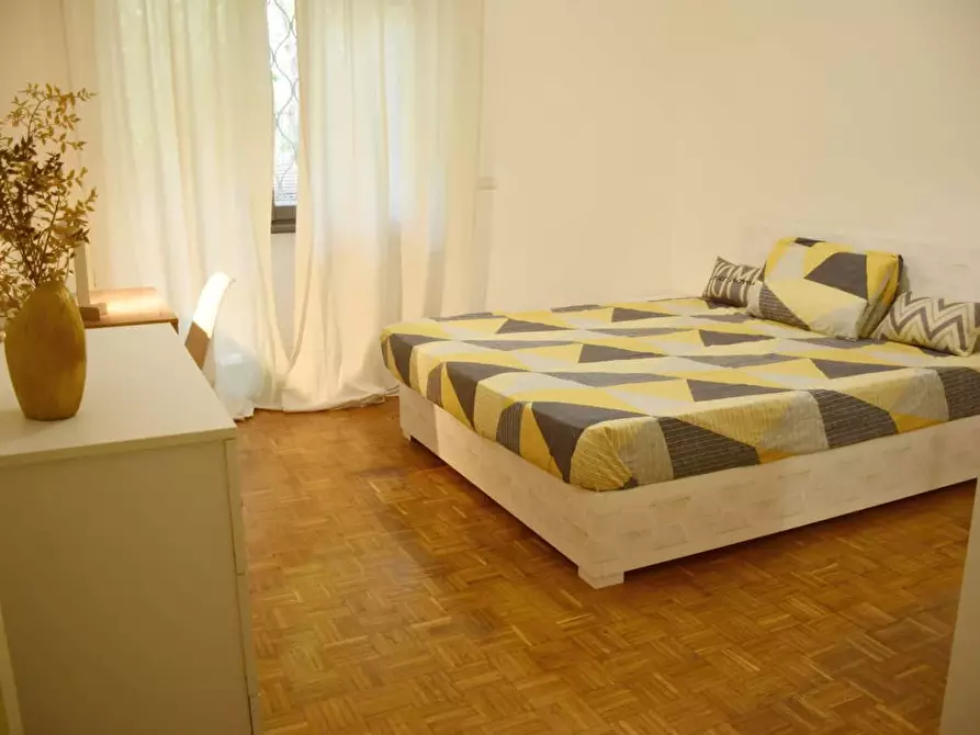 Immagine 1 di Camera in affitto  in Via Canzone del Piave51 a Roma