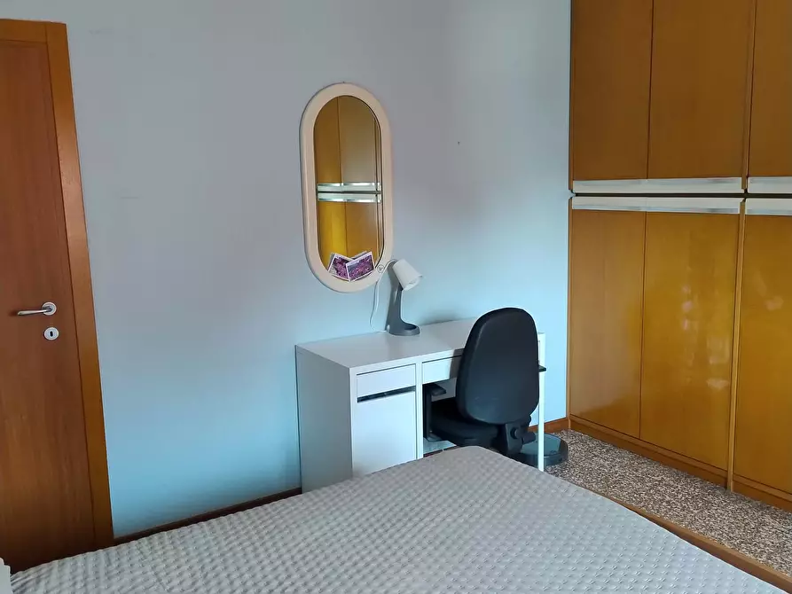 Immagine 1 di Camera in affitto  in Via Teano36 a Milano