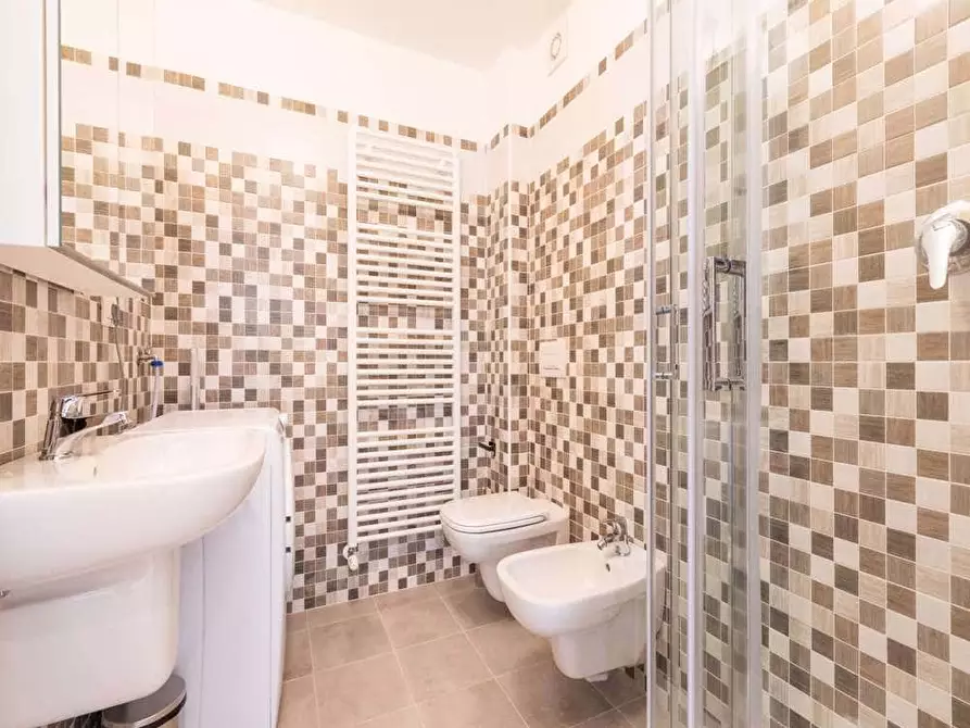Immagine 16 di Camera in affitto  in Via Gardone5 a Milano