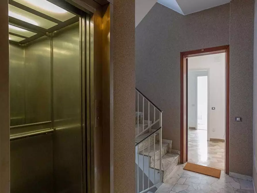 Immagine 41 di Camera in affitto  in Viale San Gimignano4 a Milano