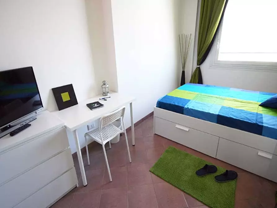 Immagine 4 di Camera in affitto  in Via Gustavo Fara39 a Milano