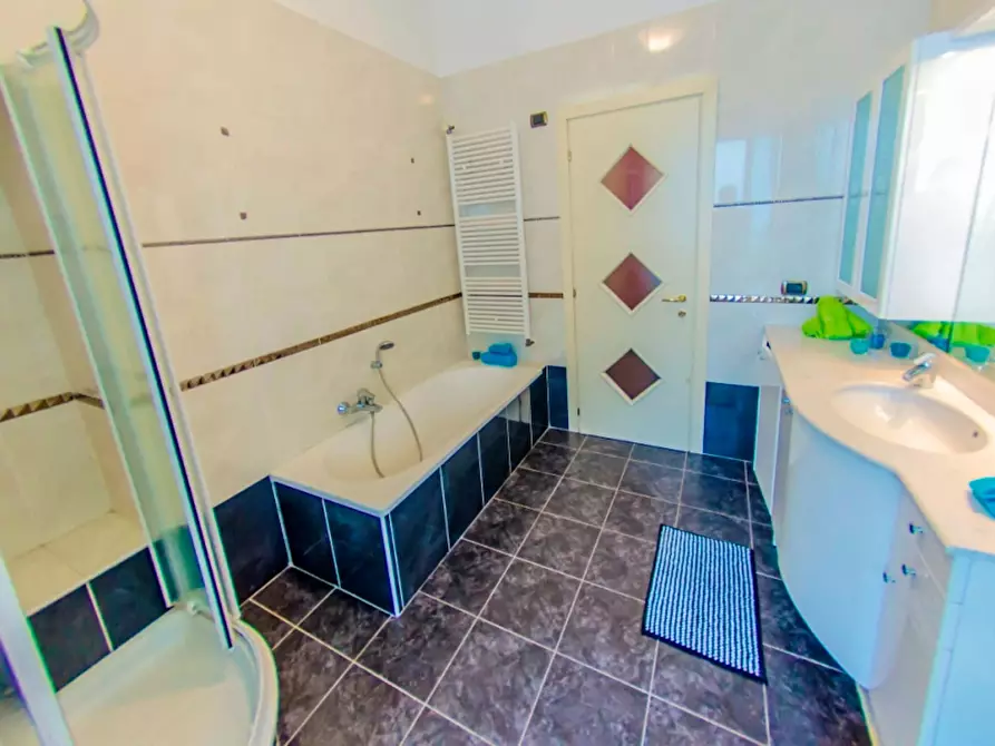 Immagine 9 di Camera in affitto  in Corso Sebastopoli a Torino